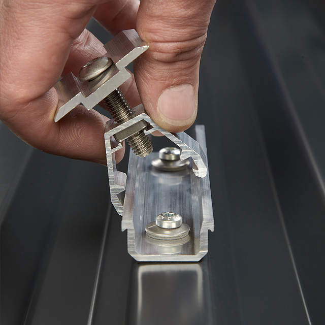 MetaSole梯形彩钢瓦屋面光伏支架安装方案