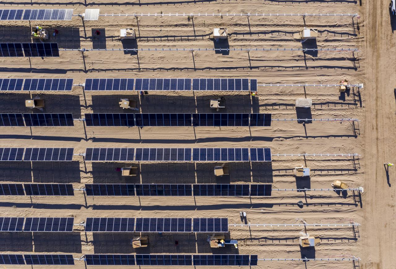 苹果公司推出单轴跟踪器和双面太阳能电池组件