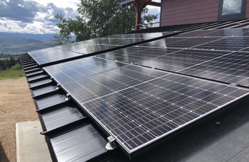 S-5 和 PVComplete 为金属屋顶上的太阳能项目开发设计软件