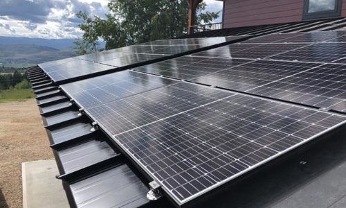 S-5 和 PVComplete 为金属屋顶上的太阳能项目开发设计软件