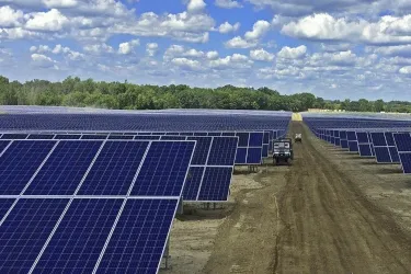 Solar FlexRack 为Swinerton光伏电站提供30M太阳能跟踪器 – 太阳能光伏支架网