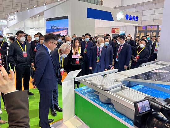 迈贝特携前沿光伏产品亮相济南太阳能展，助力低碳生态文明发展