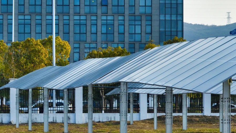 从孤烟大漠到光伏绿海，中信博光伏支架解决方案重塑沙戈荒绿电生态