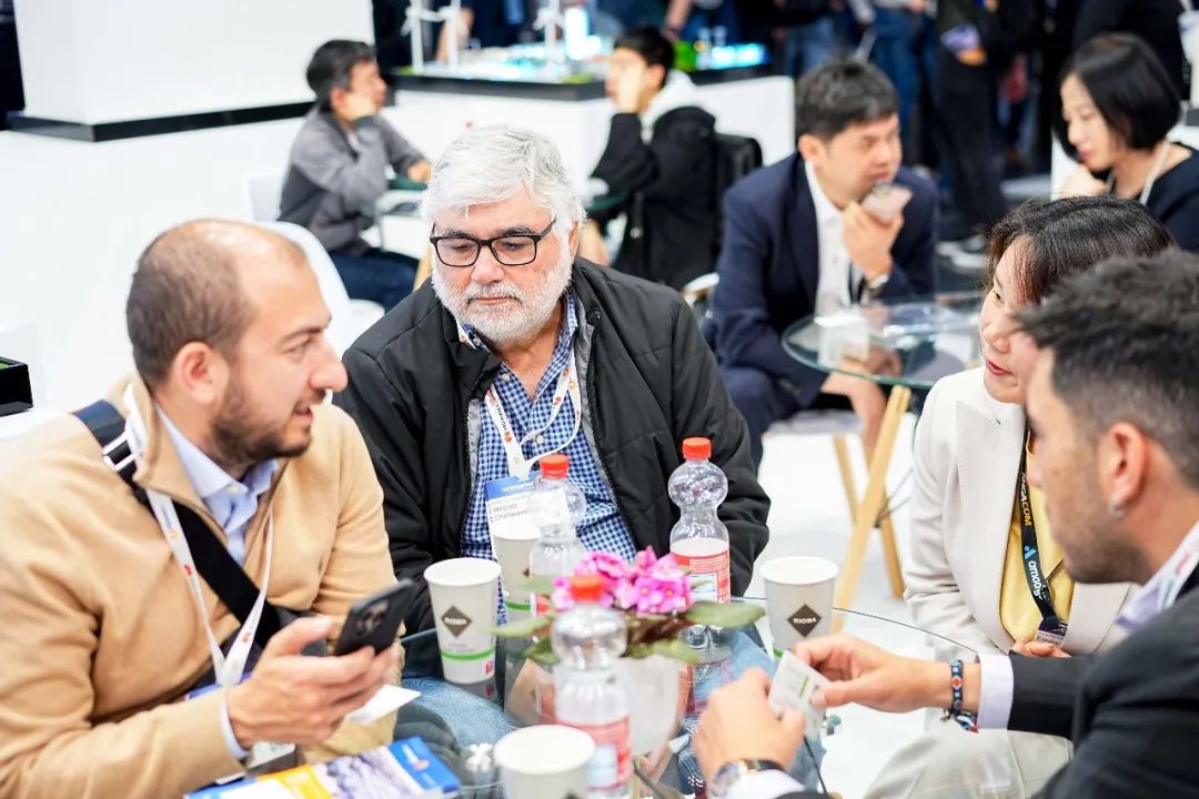 中信博携“跟踪+”“绿电+”解决方案耀动慕尼黑