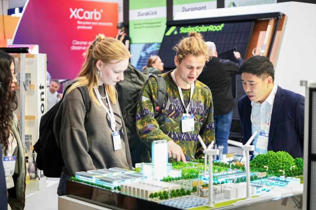 中信博携“跟踪+”“绿电+”解决方案耀动慕尼黑