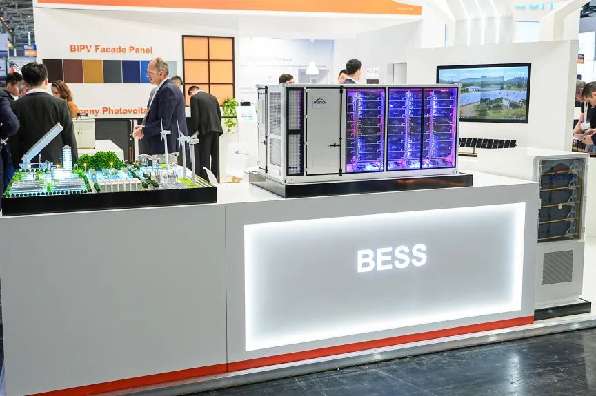 中信博携“跟踪+”“绿电+”解决方案耀动慕尼黑