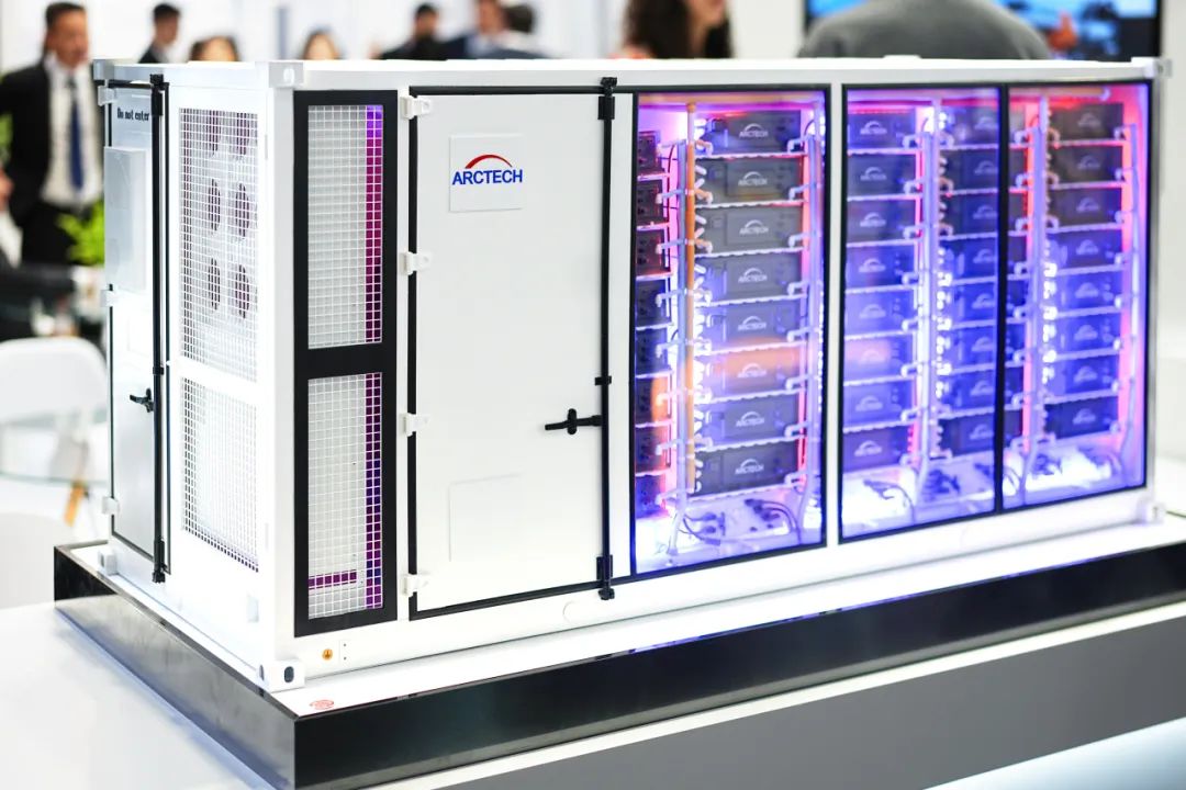 中信博携“跟踪+”“绿电+”解决方案耀动慕尼黑