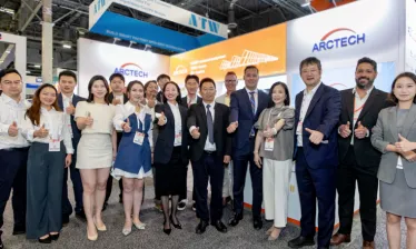 中信博携跟踪+、绿电+解决方案逐光拉斯维加斯