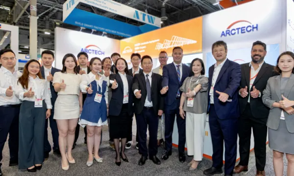 中信博携跟踪+、绿电+解决方案逐光拉斯维加斯